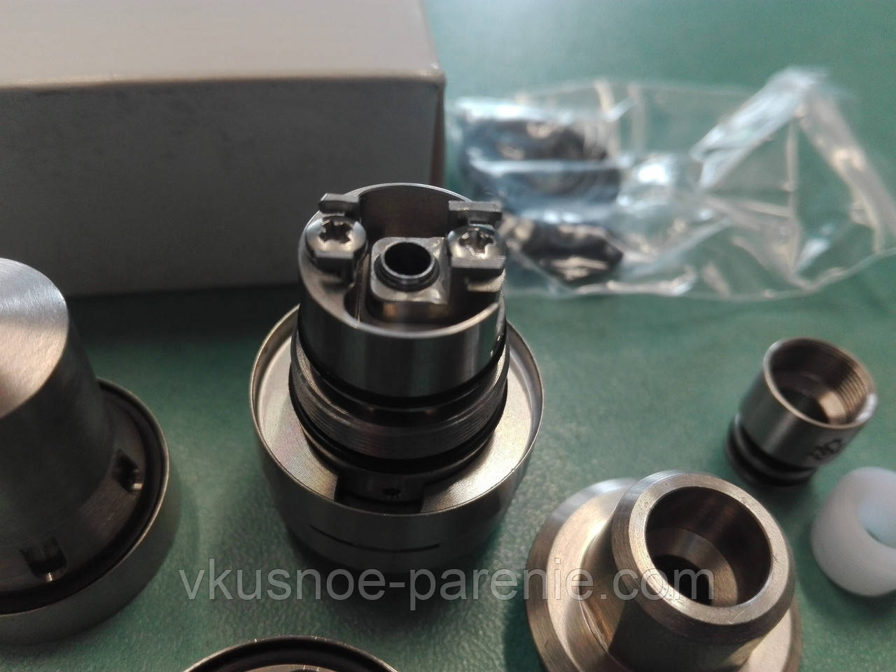 Бак обслуговується Kayfun V5 