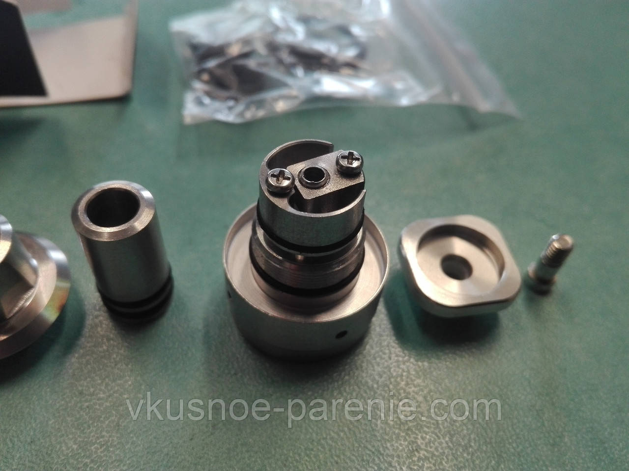 Бак обслуговується Kayfun V3 mini