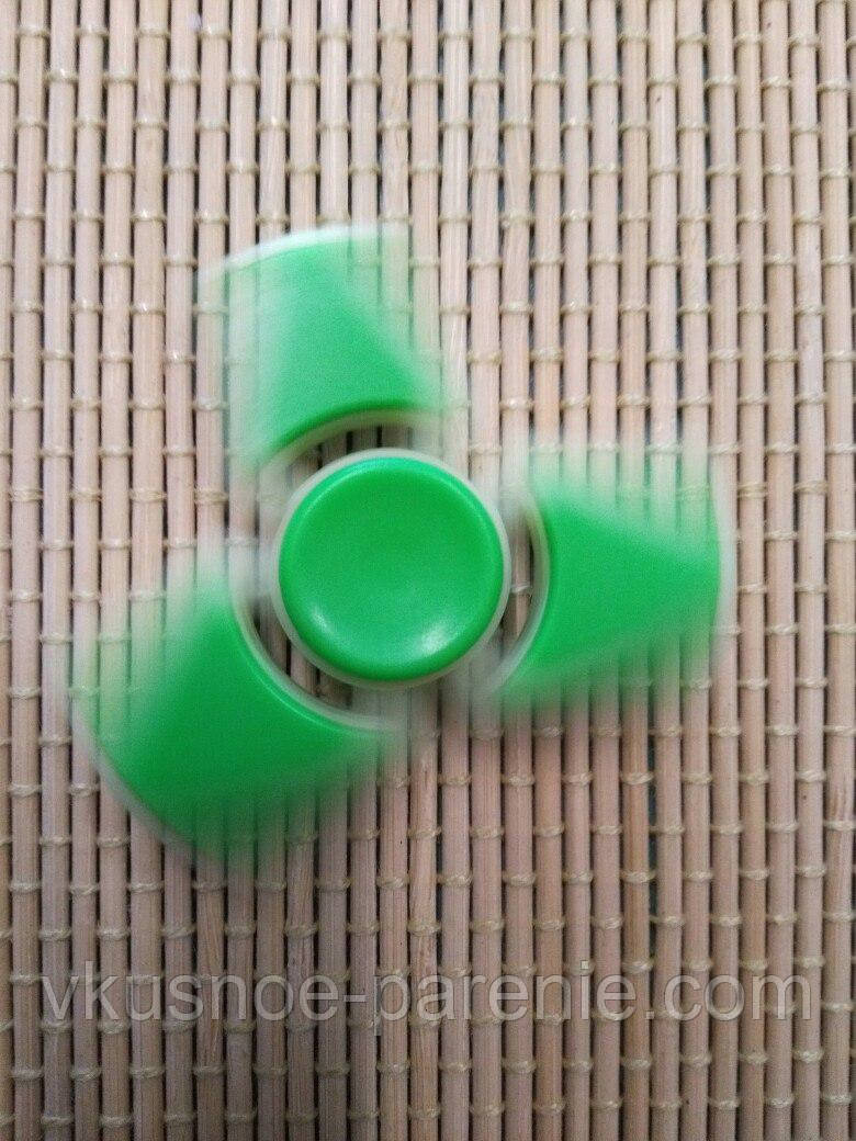 Spinner Спинер потрійний зелено/ білий